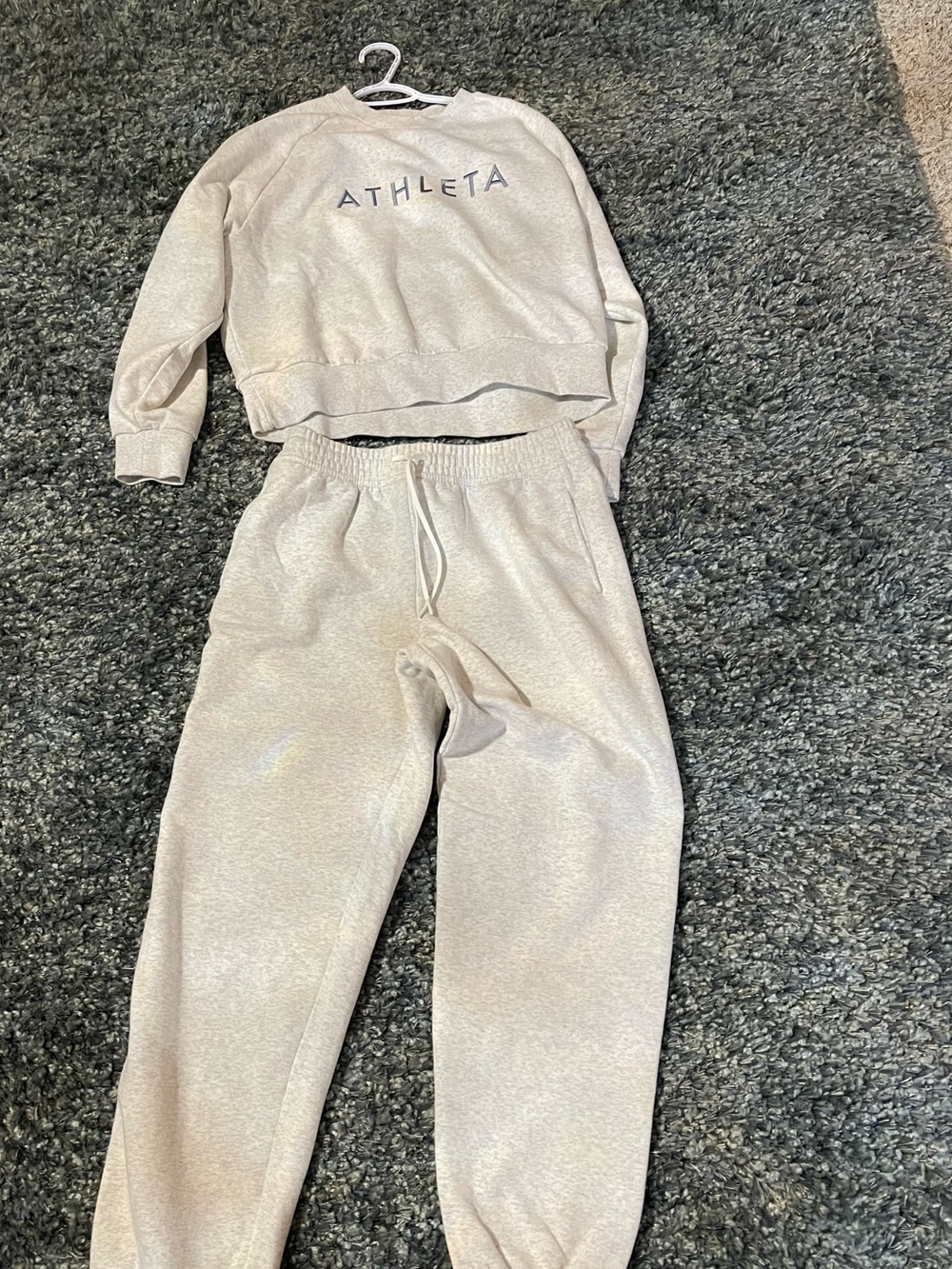 Athleta Cream/Ivory Pullover Sweatshirt & Joggers Set